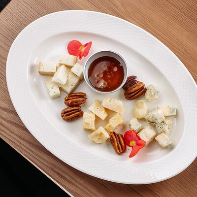 Итальянские сыры в Misto по цене 1010 ₽