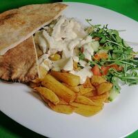 Шаверма на тарелке в Pitstop