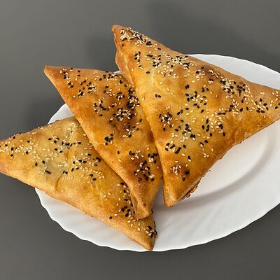 Самса с курицей в Твой Пекарь по цене 95 ₽