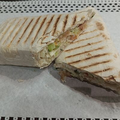Шаурма с курицей в Изба Едальня по цене 300 ₽