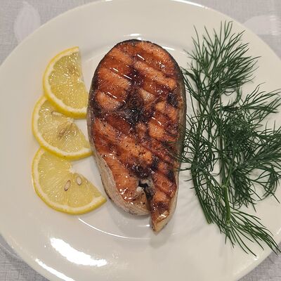 Стейк из сёмги в Кафе Семейное по цене 560 ₽