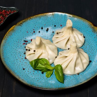 Хинкали с сыром и зеленью в Тбилисский уголок по цене 549 ₽