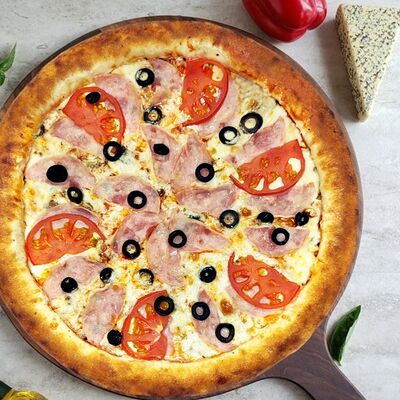 Ветчина грибы в Cheese Board Pizza по цене 1140 ₽