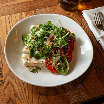 Салат с кальмаром гриль в Сыроварня по цене 710