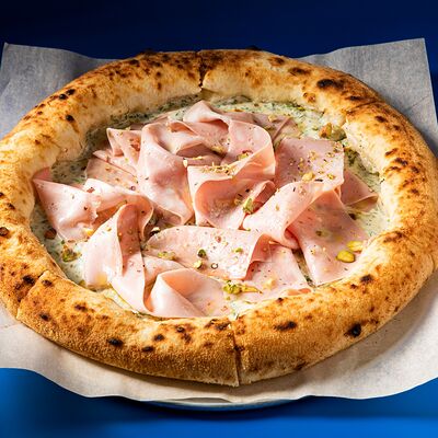 Пицца Мортаделла, фисташка в Mates pizzabar по цене 1500 ₽