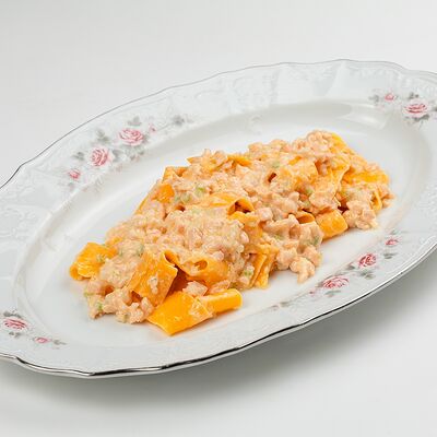 Паппарделле с лососем в сливочном соусе в Bistrot по цене 2200 ₽