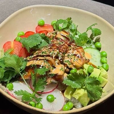 Поке с куриными бедрамив Anyway bar & kitchen по цене 780 ₽