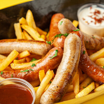 Ассорти сосисок с горячей картошкой в Pivbar по цене 550 ₽