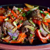 Сковородочка с телятиной и овощами в Союз