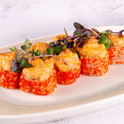 Запеченный ролл с лососем в Близкие по цене 590 ₽