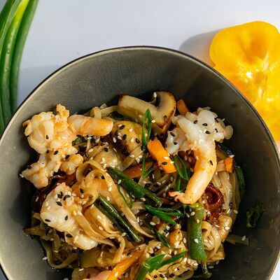 Wok с креветкой в Tochi Food по цене 585 ₽