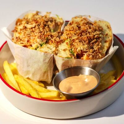 Пшеничная вафля аля хот-дог в Свидание по цене 620 ₽