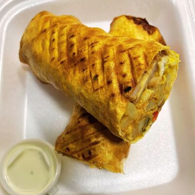 Жареный Донер куриный в Kebab haus по цене 2700 ₸
