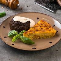 Стейк из говядины с картофельным пирогом и сырным соусом в Тимохин двор