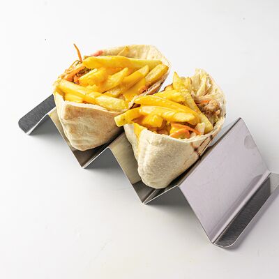 Пита с пряным цыпленкомв Финнеганс Вейк по цене 640 ₽