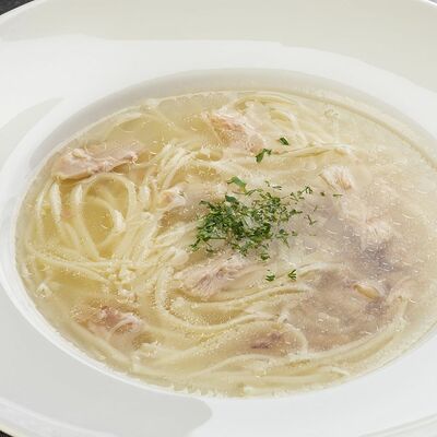 Лапша домашняя на курином бульоне в Дача по цене 230 ₽