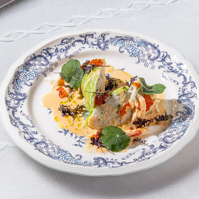 Голубцы с карельской щукойв Lores по цене 1590 ₽