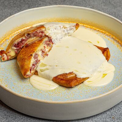 Блины с эмменталь и пастрами в 321 Club by Novikov по цене 960