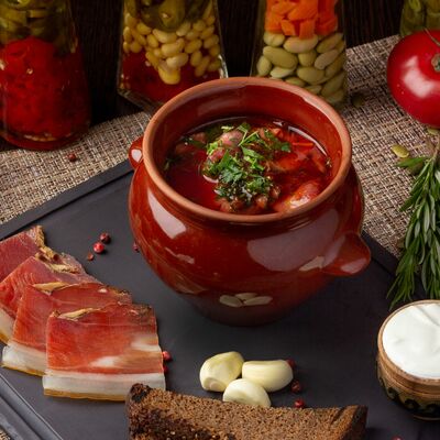 Борщ с говядиной в Шашлычный дворик по цене 345 ₽