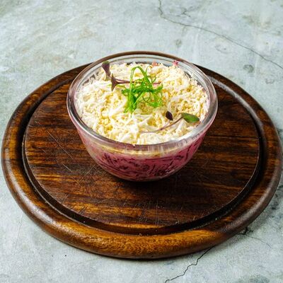 Салат Селедка под шубой в Moloko по цене 410 ₽