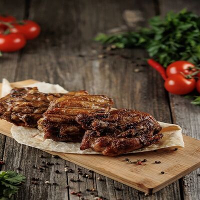 Шашлык из куриных бедер в Шашлычная Сытый Лис по цене 300 ₽