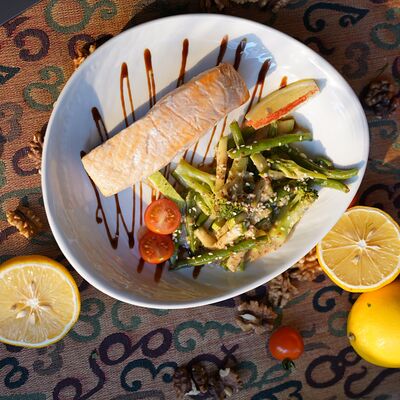 Стейк форели с брокколи и соусом биск в Багратиони по цене 2145 ₽