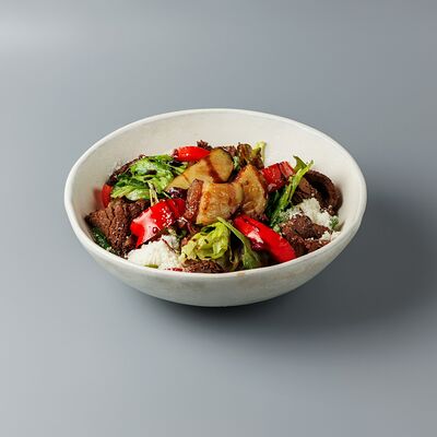 Тёплый салат с телятиной в 1st Gallery Lounge по цене 1001 ₽