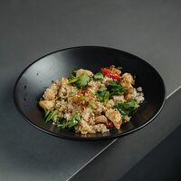 Рис по-сычуаньски с курицей в Hookah Place Vostok
