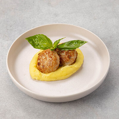 Куриные котлетки с пюре в Peperoni по цене 440 ₽