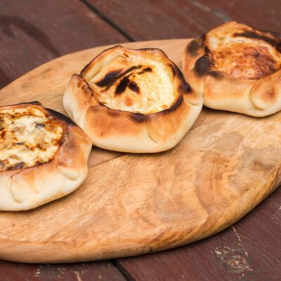 Перепечи с грибами из русской печи в Кафе-парк Теремок по цене 65 ₽