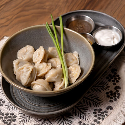 Домашние пельмени со сметаной и горчицей в Белок по цене 790 ₽