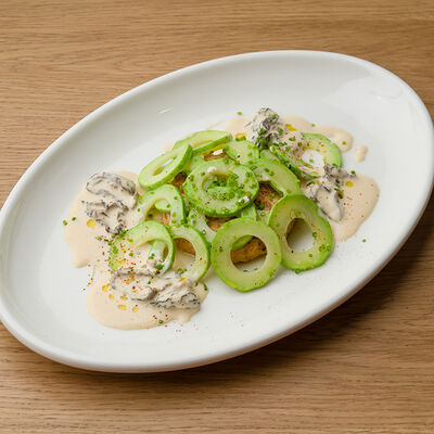 Котлета из креветки и лосося, цукини, сморчки в Salt по цене 850 ₽