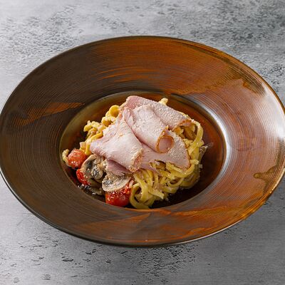 Паста Альфредо Прошутто в Ресторанчик по цене 690 ₽