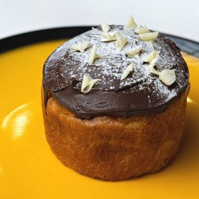 Шоколадная ром-баба в Много хлеба по цене 109 ₽