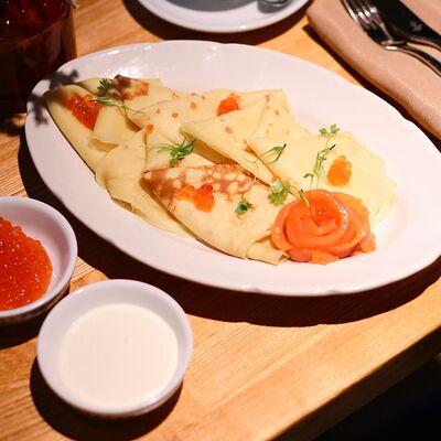 Блины с лососемв Тарелочки по цене 1090 ₽