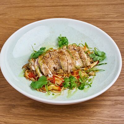 Лапша с курицей в Клёво по цене 690 ₽