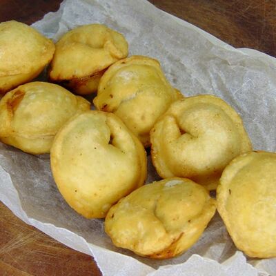 Жареные пельмени с курицей в Sisters Food по цене 180