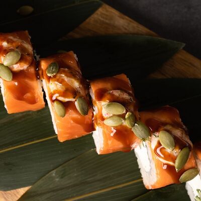 Филадельфия хот в Гордый лосось по цене 1100 ₽