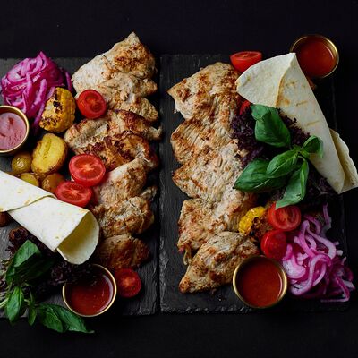 Метровый шашлык из индейки в Эндорфин по цене 2900 ₽