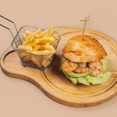 Бургер с креветкой в Balcon Day & Night по цене 720 ₽