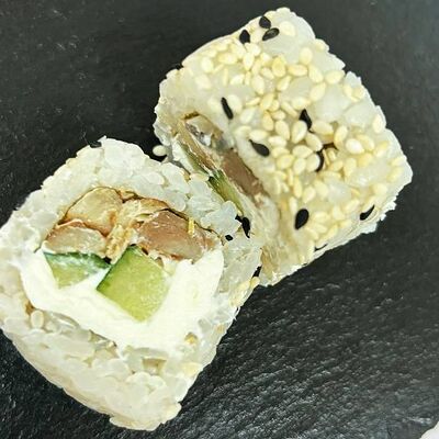 Ролл Филадельфия с угрем в TAY NAY по цене 430 ₽