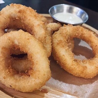 Кольца кальмара в пивном кляре в Генрих и Генриетта по цене 360 ₽