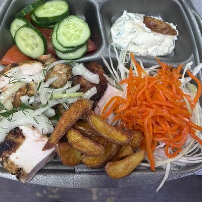 Шаурма в тарелке свиная в Шашлычная у Давида 46 по цене 500 ₽