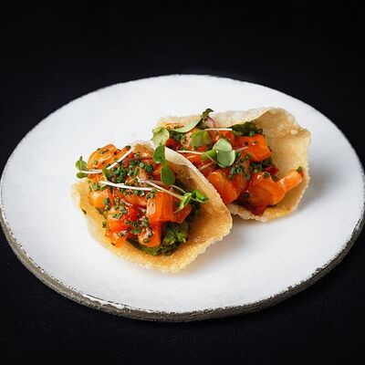 Тако с лососем и гуакамоле в Кабуки по цене 420