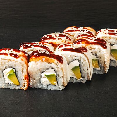 Ролл в угре с авокадо и сыром в Nel tempo по цене 580 ₽