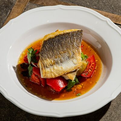 Филе сибаса с баклажанами и томатами в Lele Kitchen & Wine по цене 1450 ₽