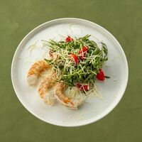 Рукола с креветками в Шашлычара