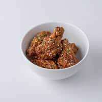 Жареные куриные крылья в Ossu