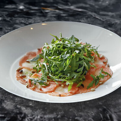 Карпаччо из лосося и морского гребешка в Picasso по цене 1600 ₽