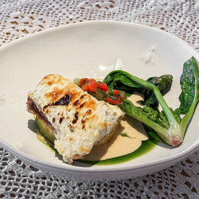 Рассольный сом с кукурузной запеканкой и сливочным соусом в Краса по цене 1317 ₽